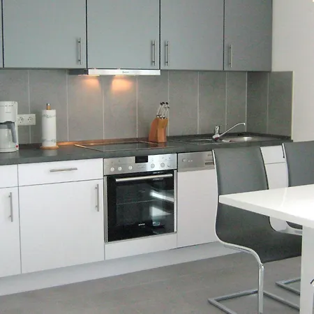 Oeker - Stadtvilla Og Lägenhet