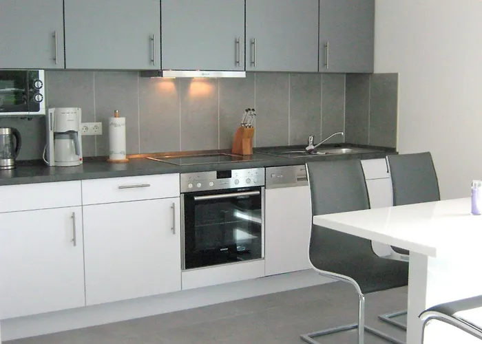 Oeker - Stadtvilla Og Lägenhet